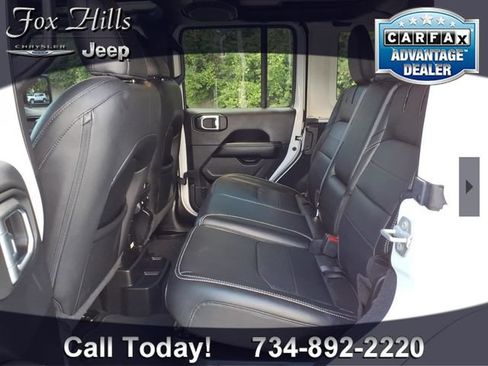 Used 2022 Jeep Wrangler Unlimited Sahara w/ Cold Weather Group AWD/4WD image 11