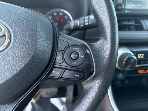 Used 2021 Toyota RAV4 XLE w/ Convenience Package image 25