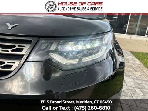 Used 2017 Land Rover Discovery SE image 10