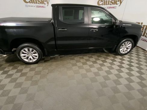 Used 2019 Chevrolet Silverado 1500 Custom w/ Custom Value Package image 9
