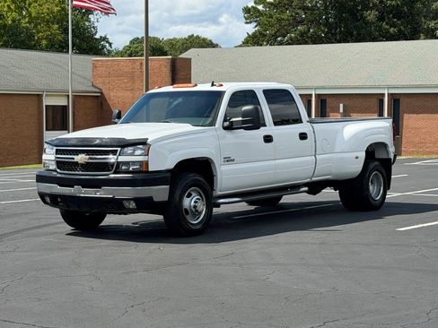 Used 2006 Chevrolet Silverado 3500 2WD Crew Cab image 1
