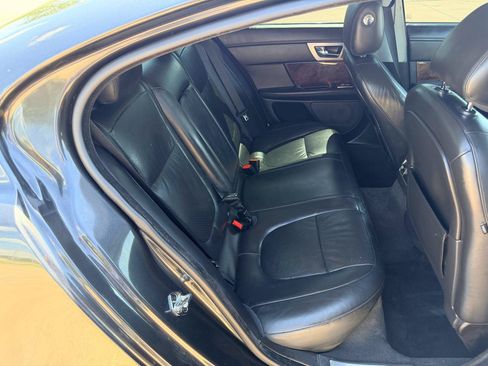 Used 2011 Jaguar XF Portfolio RWD image 12