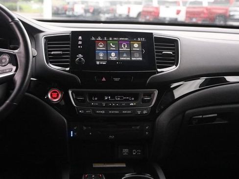 Used 2022 Honda Pilot Black Edition image 28