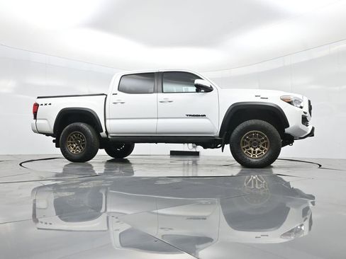 Used 2022 Toyota Tacoma SR image 44