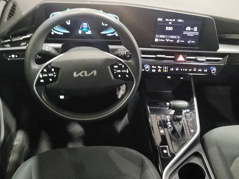 Used 2023 Kia Niro LX FWD image 22