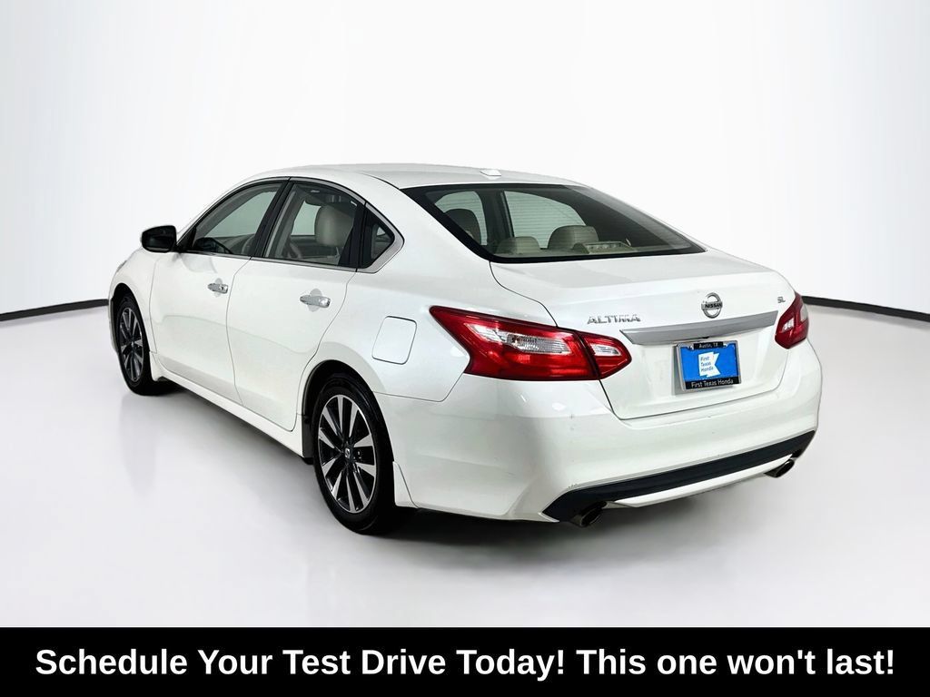Used 2017 Nissan Altima 2.5 SL w/ 2.5 Technology Package FWD image 6