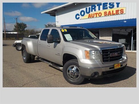 Used 2009 GMC Sierra 3500 SLT w/ SLT Convenience Package image 13