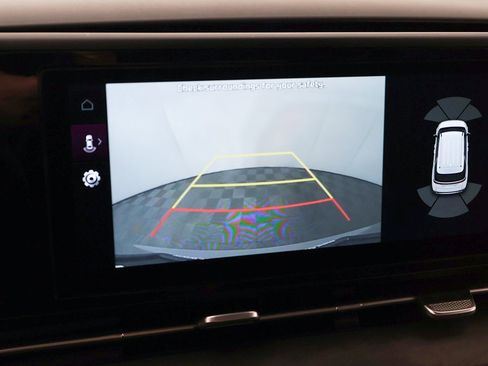 Used 2024 Kia Carnival EX image 51