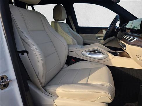 Certified 2025 Mercedes-Benz GLS 450 4MATIC image 22