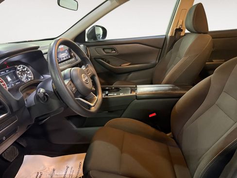Used 2024 Nissan Rogue S FWD image 15