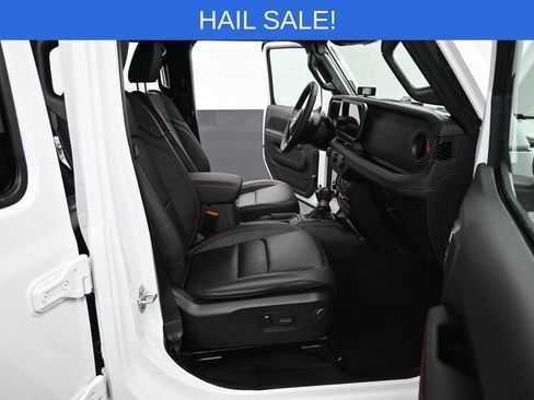 Used 2024 Jeep Wrangler Rubicon w/ Convenience Group image 32