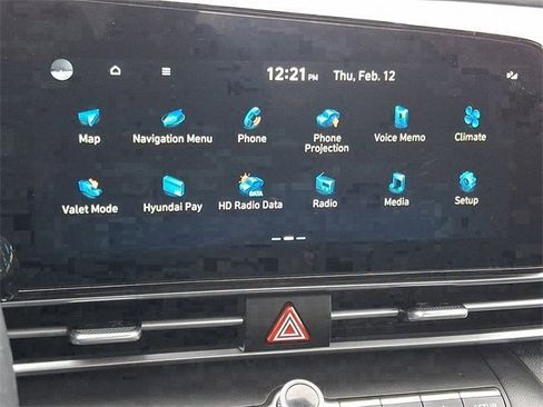 Used 2023 Hyundai Elantra SEL w/ Convenience Package image 17