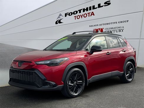 Certified 2025 Toyota Corolla Cross AWD Hybrid w/ Moonroof Package image 3