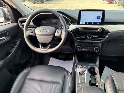 Used 2022 Ford Escape SEL FWD image 9