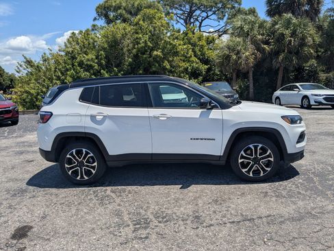 Used 2023 Jeep Compass Limited AWD/4WD image 3