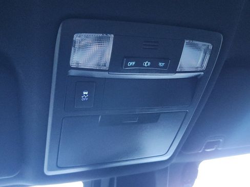 Used 2018 Toyota Tacoma TRD Sport image 30