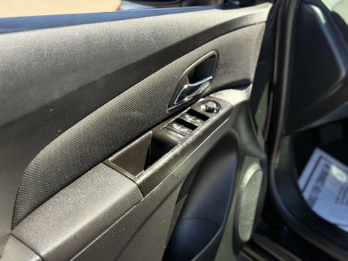 Used 2012 Chevrolet Cruze LT image 9