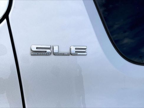 Used 2018 GMC Acadia SLE FWD image 7