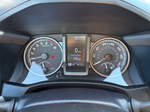 Used 2021 Toyota Tacoma TRD Sport w/ TRD Premium Sport Package AWD/4WD image 11