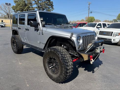 Used 2013 Jeep Wrangler Unlimited Sport w/ Connectivity Group AWD/4WD image 6