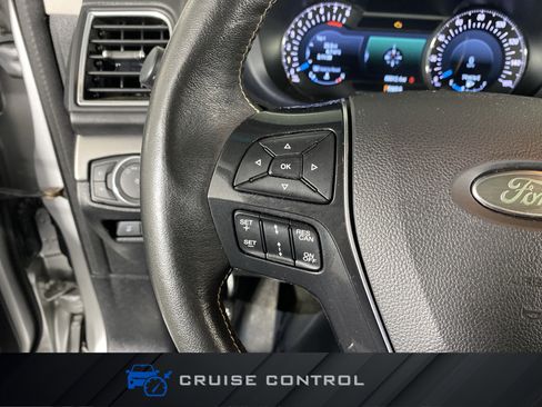 Used 2016 Ford Explorer Platinum image 25