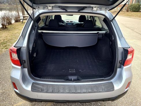 Used 2015 Subaru Outback 2.5i Premium image 11