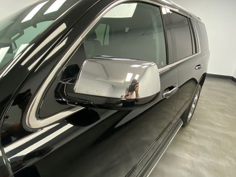Used 2018 Chevrolet Tahoe Premier AWD/4WD image 12