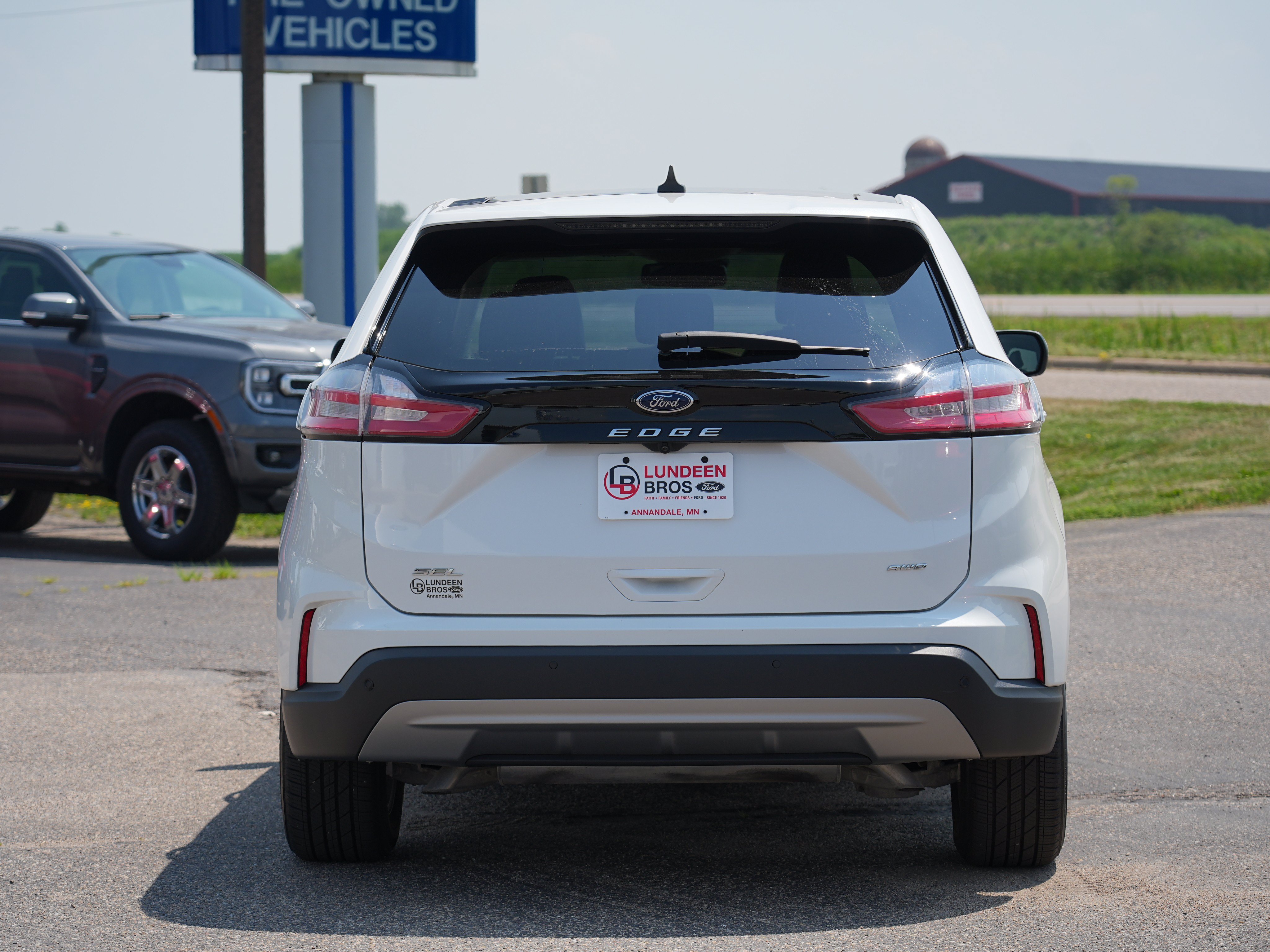 Used 2023 Ford Edge SEL w/ Convenience Package AWD/4WD image 4