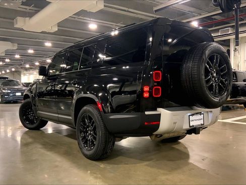 Used 2023 Land Rover Defender 130 S image 3