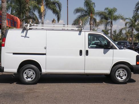 Used 2014 Chevrolet Express 2500 image 12