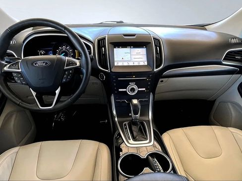 Used 2018 Ford Edge Titanium w/ Technology Package image 7