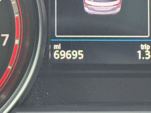 Used 2020 Volkswagen Atlas Cross Sport SE w/ Panoramic Sunroof Package image 32