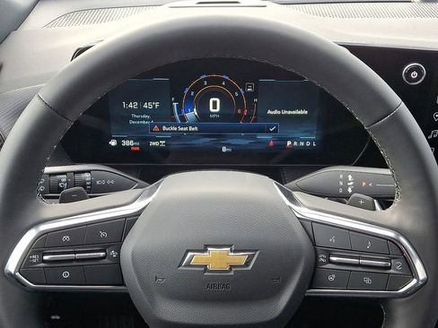 New 2026 Chevrolet Equinox LT w/ Convenience Package II image 9