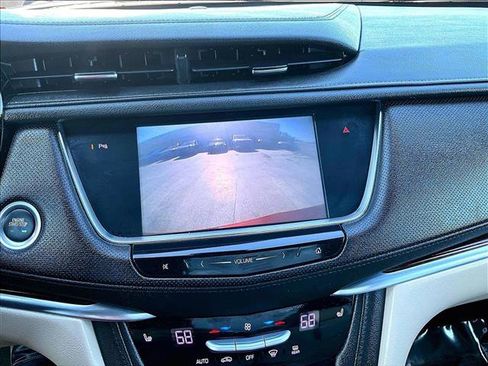 Used 2018 Cadillac XT5 Luxury w/ Driver Awareness Package image 23