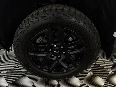 Used 2025 Chevrolet Silverado 1500 LT Trail Boss w/ Protection Package AWD/4WD image 11