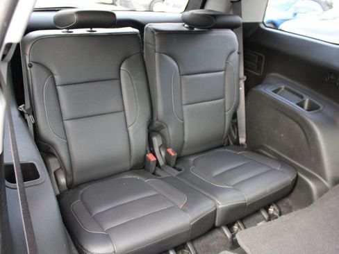 Used 2017 GMC Acadia SLT image 19