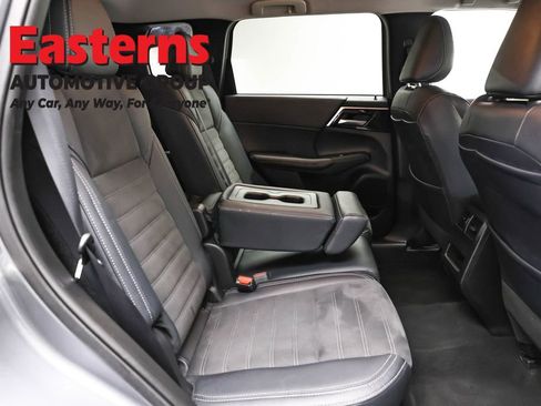 Used 2024 Mitsubishi Outlander SE image 22