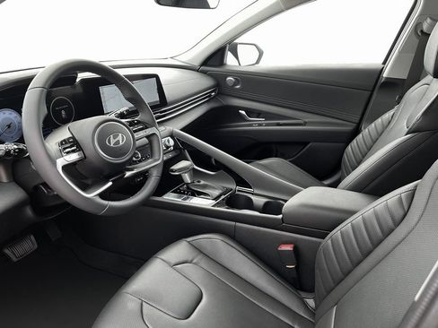 New 2025 Hyundai Elantra Limited image 14