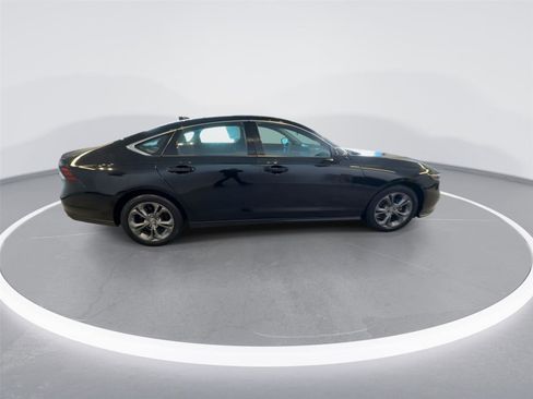 Used 2024 Honda Accord EX image 8