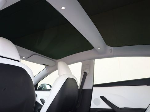 Used 2024 Tesla Model 3 Standard Range RWD image 18