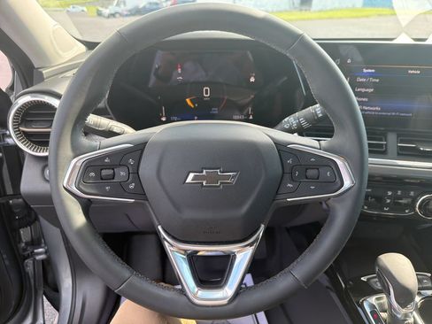 Used 2024 Chevrolet Trax ACTIV w/ Sunroof Package FWD image 6