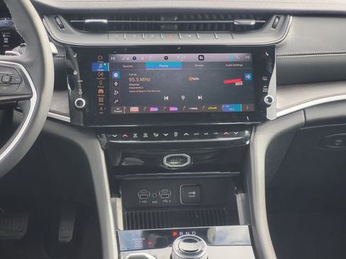 New 2026 Jeep Grand Cherokee Altitude AWD/4WD image 29