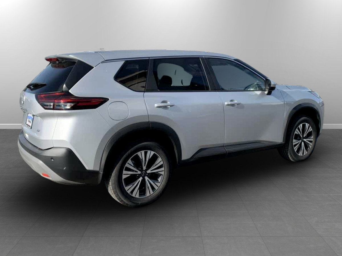 Used 2023 Nissan Rogue SV FWD image 7