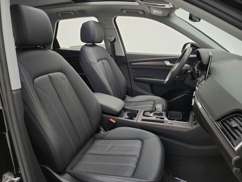 Used 2023 Audi Q5 2.0T Premium w/ Convenience Package image 18