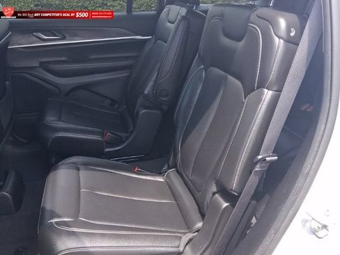 Used 2023 Jeep Grand Cherokee L Limited w/ Black Appearance Package AWD/4WD image 20