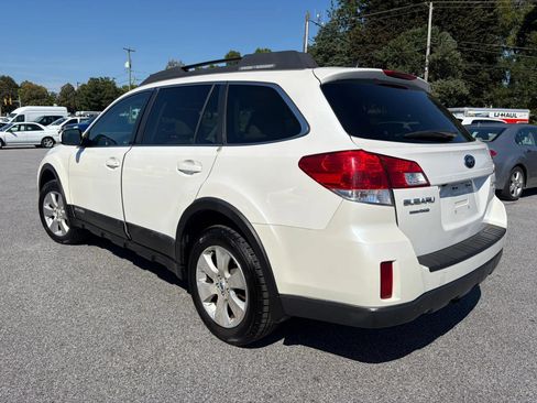 Used 2012 Subaru Outback 3.6R Limited w/ Moonroof Pkg AWD/4WD image 6