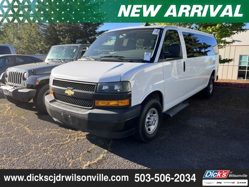 Used 2023 Chevrolet Express 3500 LS RWD image 4