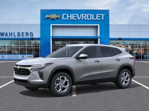 New 2026 Chevrolet Trax LS w/ LS Convenience Package FWD image 26