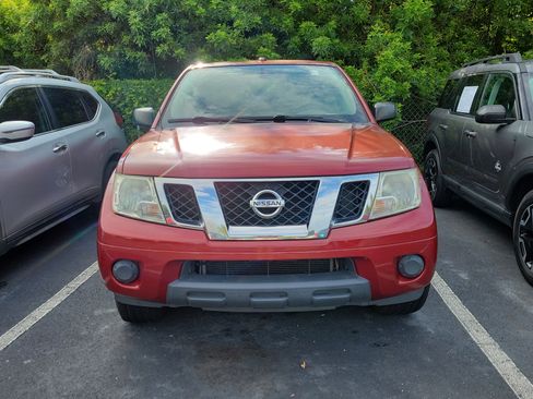 Used 2018 Nissan Frontier SV RWD image 2