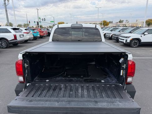 Used 2019 Toyota Tacoma SR5 image 32